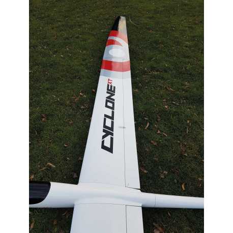 Robbe Modellsport Cyclone XT 6.2m PNP con fuselaje GRP, alas de 4 partes con tablones obeche