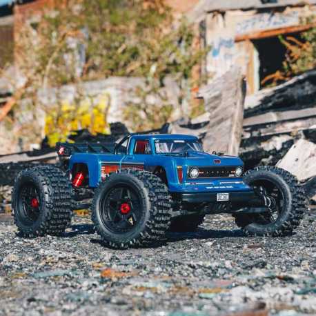 1/10 OUTCAST 4X4 4S V2 BLX Stunt Truck RTR