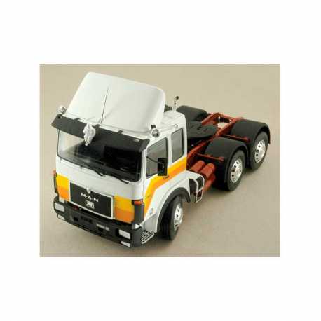 Maqueta de plástico Italeri: Camión MAN 26.321 Formel Six. Escala 1:24