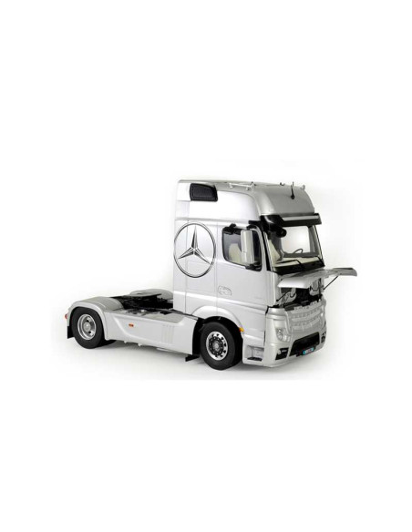 Maqueta de plástico Italeri: Camión MB Actros MP4 GigaSpace. Escala 1:24