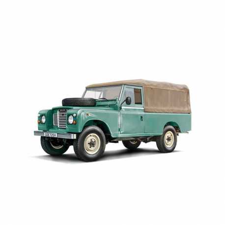 Coche Land Rover 109 LWB. Escala 1:24