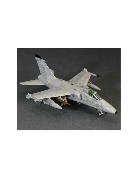 Avión AMX Ghibli. Escala 1:72