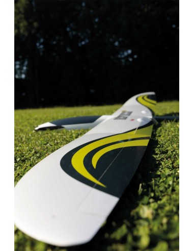 Velero de alto rendimiento Scirocco XS 3,25 m ARF (lima) fabricado en GRP con ala de 4 flaps