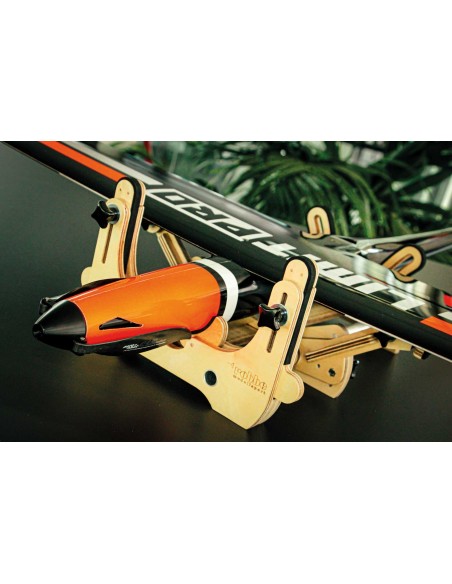 Multiherramienta Robbe Modellsport Ro-Spider con equilibrio de centro de gravedad y soporte para casco.
