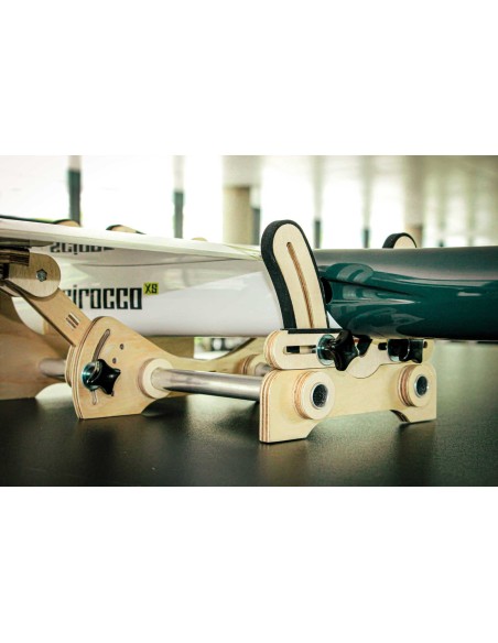 Multiherramienta Robbe Modellsport Ro-Spider con equilibrio de centro de gravedad y soporte para casco.